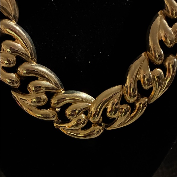 Gold Chain Necklace - Picture 3 of 4